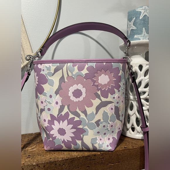💜New! Coach! - Picture 3 of 16